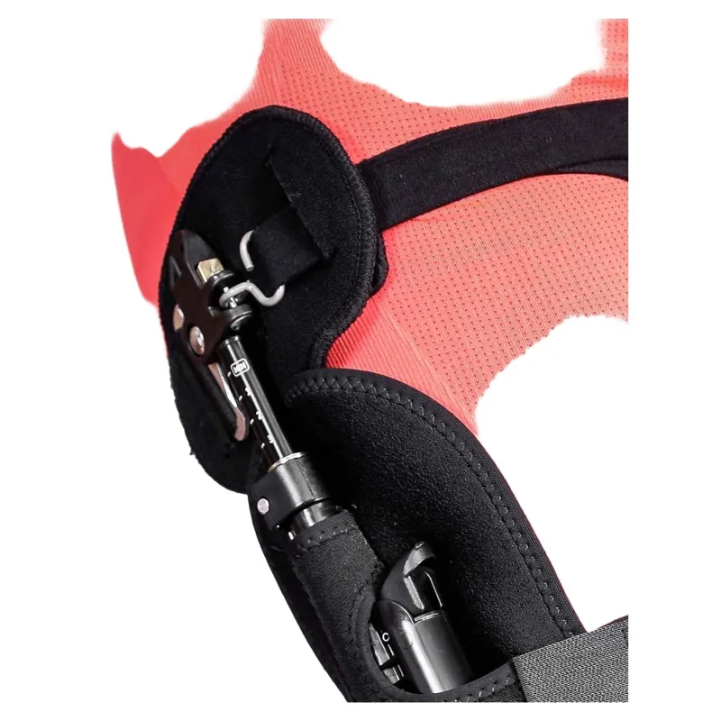 Ski Mojo Gold Blk Skiers Knee Support in Gold-1